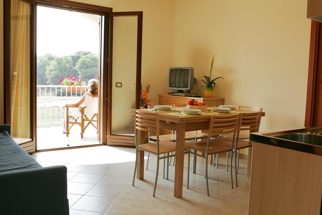 Villaggio Catalano Кастеланета Марина Екстериор снимка