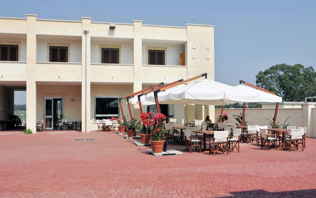 Villaggio Catalano Кастеланета Марина Екстериор снимка